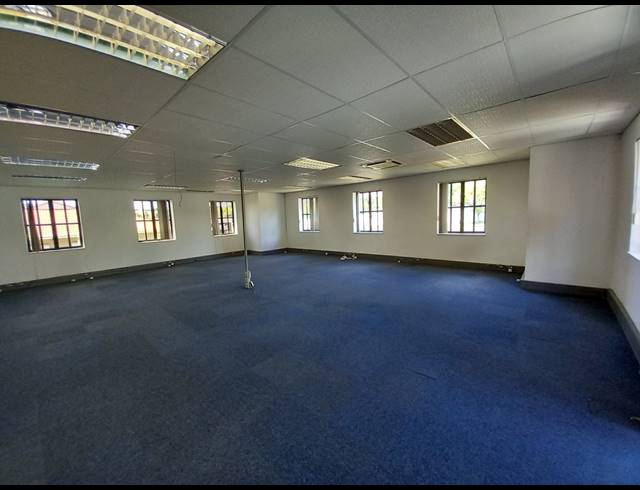 342M² OFFICE TO LET IN BRYANSTON
